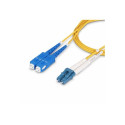 Startech 30m (98ft) LC to SC (UPC) OS2 Single Mode Duplex Fiber Optic Cable, 9 125?m, Laser Optimized, 10G, Bend Insensitive, Low Insertion Loss - LSZH Fiber Patch Cord (SMLCSC-OS2-30M) - Patch kabel - jednoduchý režim LC UPC (M) do jednoduchý režim SC UPC (M) - 30 m - 30 m - 2 mm - optické vlákno - duplex - 9 125 mikron - OS1 OS2 - neobsahuje halogen, pasivní - žlutá